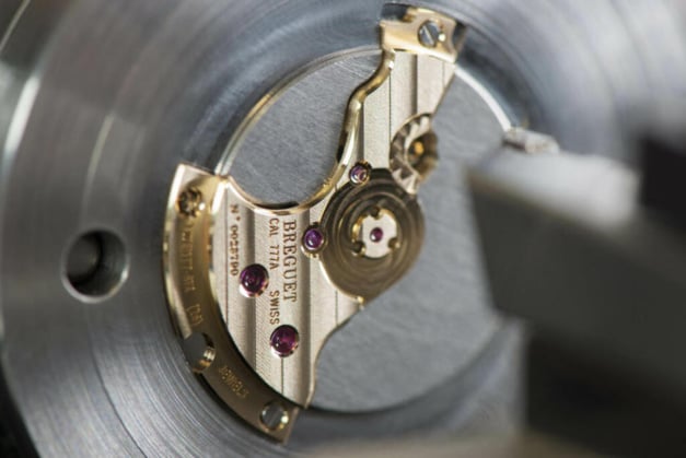 Tout l'art du guillochage selon Breguet Tout l'art du guillochage selon Breguet