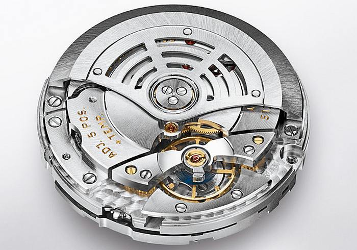 Rolex Sky-Dweller : arrivée du modèle « full » or rose