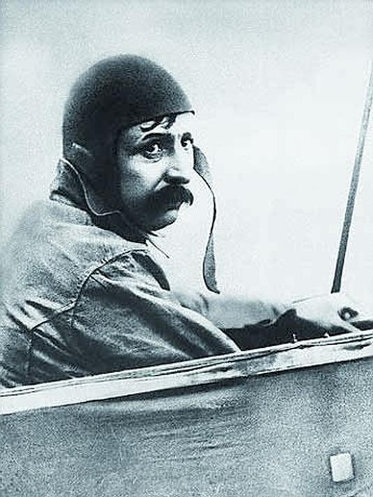 Zenith partenaire du vol Mikael Carlson Blériot XI Zenith partenaire du vol Mikael Carlson Blériot XI