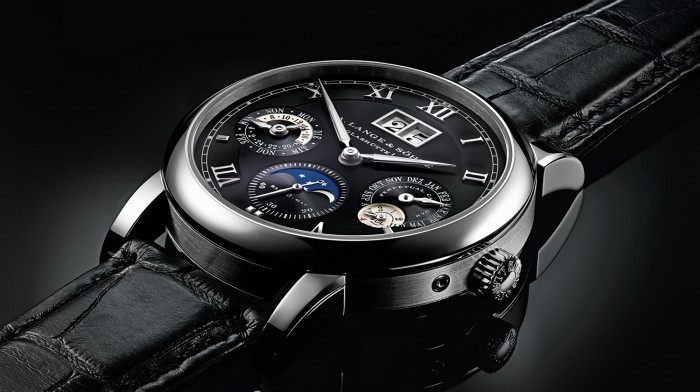 Langematik Perpétuelle or gris et cadran noir : série exclusive pour la boutique de Moscou Langematik Perpétuelle or gris et cadran noir : série exclusive pour la boutique de Moscou