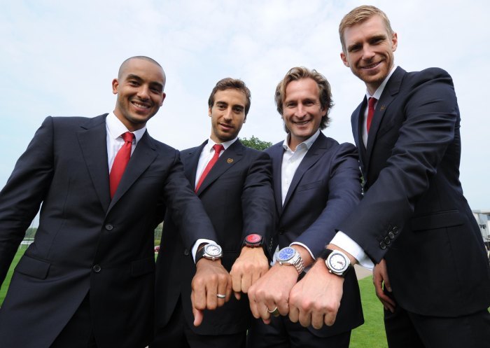 Arsenal : les joueurs reçoivent leur montre Jeanrichard