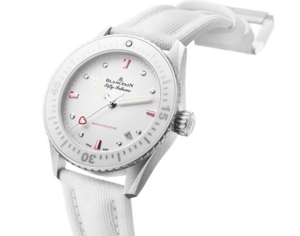 Blancpain : une Fifty Fathoms Bathyscaphe aux couleurs de l'amour Blancpain : une Fifty Fathoms Bathyscaphe aux couleurs de l'amour