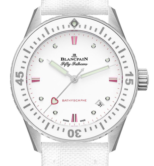 Blancpain : une Fifty Fathoms Bathyscaphe aux couleurs de l'amour Blancpain : une Fifty Fathoms Bathyscaphe aux couleurs de l'amour