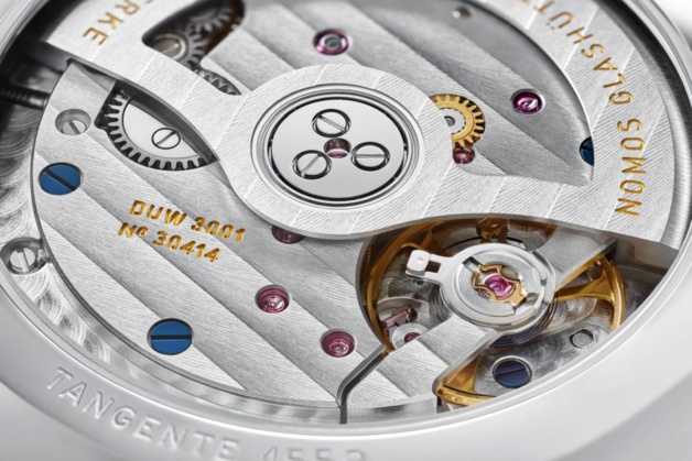 Nomos prend la Tangente de l'or bleu Nomos prend la Tangente de l'or bleu