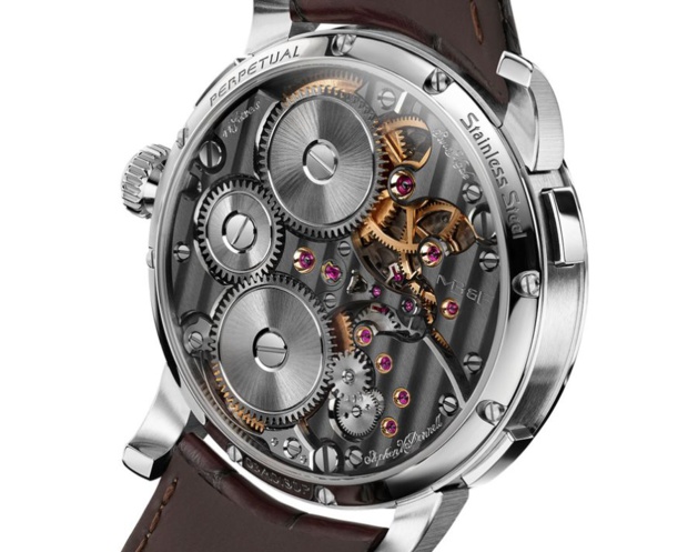 MB&F : la LM Perpetual se fait acier avec cadran saumon MB&F : la LM Perpetual se fait acier avec cadran saumon