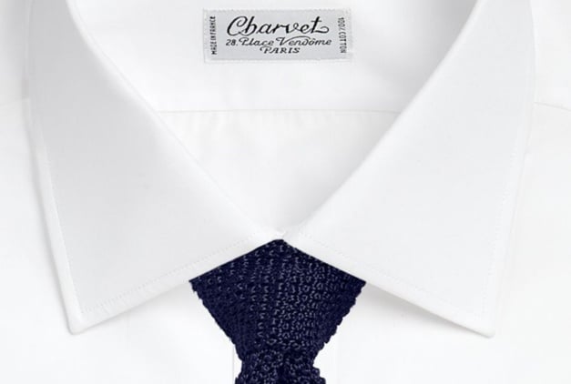 La cravate en tricot : l'art de la nonchalante élégance... La cravate en tricot : l'art de la nonchalante élégance...