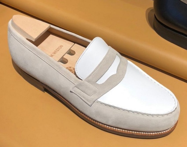 Gris et blanc : vos souliers aux couleurs de l'été Gris et blanc : vos souliers aux couleurs de l'été