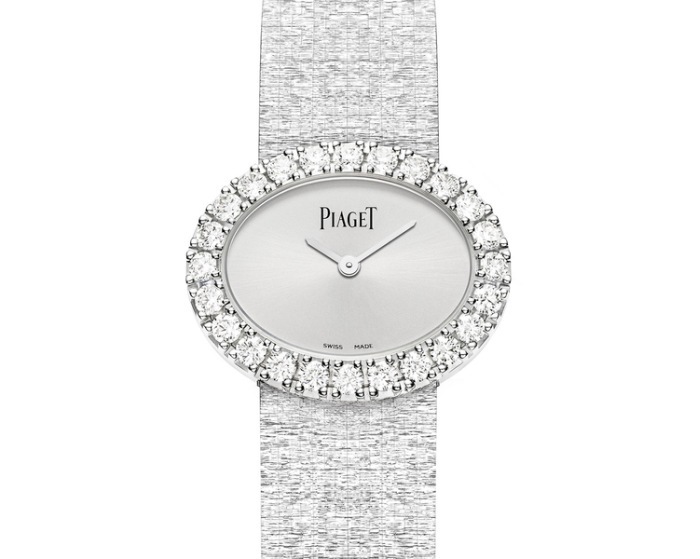 Piaget montre ovale en or blanc Piaget montre ovale en or blanc