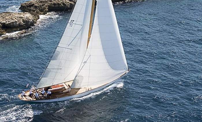 Panerai Transat Classique : sept hommes et le voilier The Blue Peter au départ de cette régate