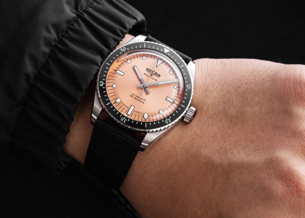 Vulcain Skindiver : un cadran saumon très tendance Vulcain Skindiver : un cadran saumon très tendance