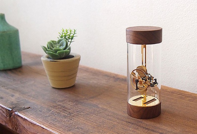 L'Oscilloglass de Kokusai : la mécanique du temps qui passe... L'Oscilloglass de Kokusai : la mécanique du temps qui passe...