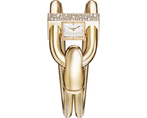 Van Cleef & Arpels : un amour de bijou qui donne l'heure... à la dérobée Van Cleef & Arpels : un amour de bijou qui donne l'heure... à la dérobée