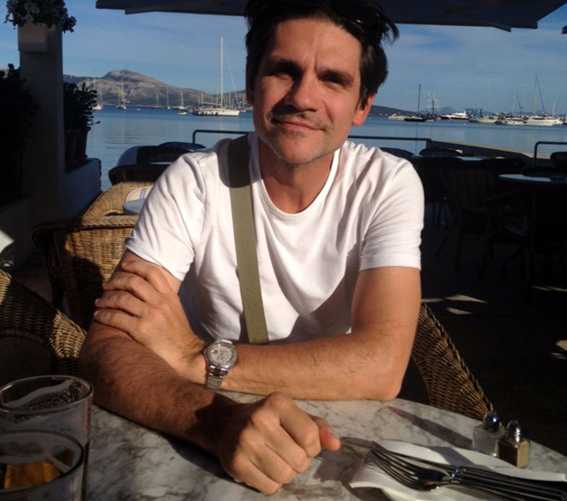 Portrait d'Alexis Francis-Boeuf : grand amateur de la marque à la couronne