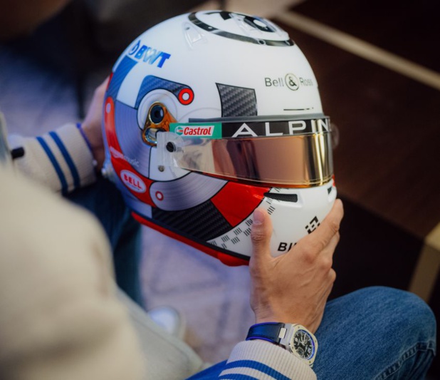 Bell & Ross : Esteban Ocon portait un casque unique lors du Grand Prix de Belgique 2023