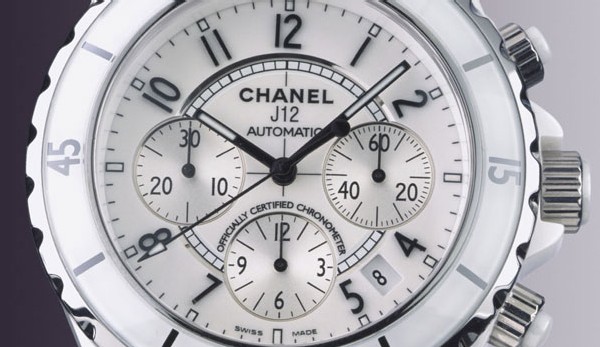 Chanel Chrono J12 en céramique blanche