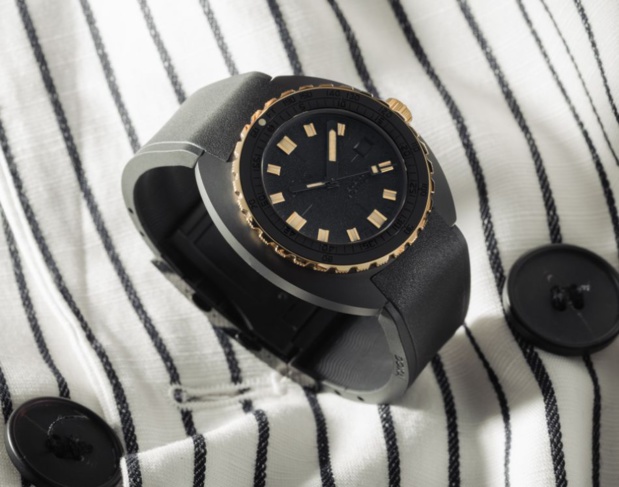 Doxa Sub  300β Sharkhunter : une plongeuse qui sait se faire chic et habillée Doxa Sub  300β Sharkhunter : une plongeuse qui sait se faire chic et habillée