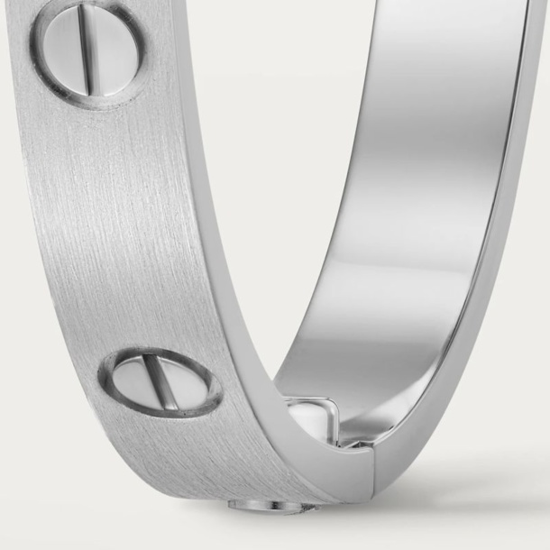Cartier : l'emblématique bracelet Love revisité en version brossée !