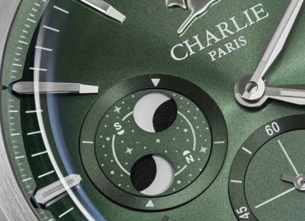 Charlie : son Alliance Lune Perpétuelle revient en cadran vert à 40 exemplaires seulement ! Charlie : son Alliance Lune Perpétuelle revient en cadran vert à 40 exemplaires seulement !
