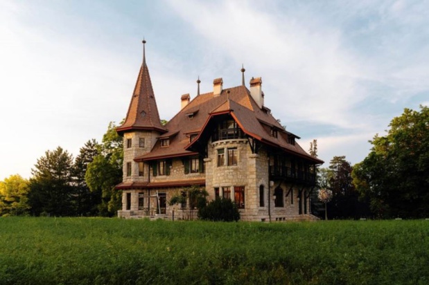 Une splendide M.A.D. House en plein coeur de Carouge à Genève Une splendide M.A.D. House en plein coeur de Carouge à Genève