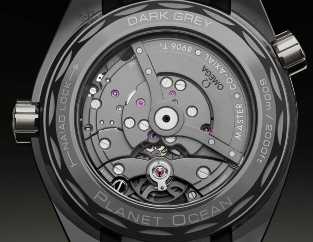 Omega Seamaster Planet Ocean Dark Grey en céramique : légère, robuste, étanche à 600 mètres et GMT Omega Seamaster Planet Ocean Dark Grey en céramique : légère, robuste, étanche à 600 mètres et GMT