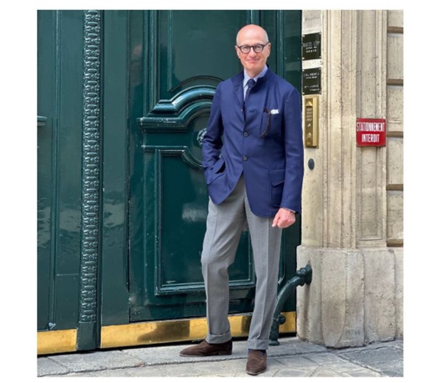 Le pantalon gris : un fondamental de l'élégance masculine Le pantalon gris : un fondamental de l'élégance masculine