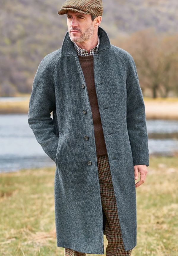 Covert-coat, Polo-coat et raglan : trois manteaux courts pour hivers longs... Covert-coat, Polo-coat et raglan : trois manteaux courts pour hivers longs...