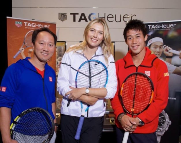TAG Heuer : battle de la générosité sur les Champs-Elysées avec Maria Sharapova TAG Heuer : battle de la générosité sur les Champs-Elysées avec Maria Sharapova