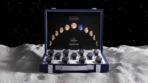 11 valises MoonSwatch Moonshine Gold aux enchères chez Sotheby's par Omega pour Orbis 11 valises MoonSwatch Moonshine Gold aux enchères chez Sotheby's par Omega pour Orbis