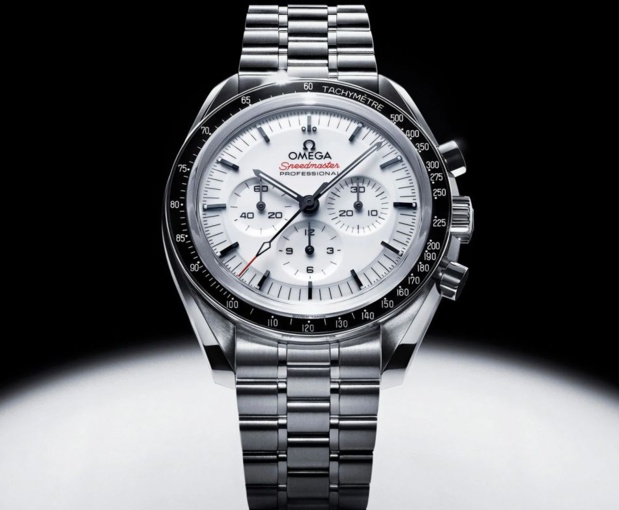 Omega Speedmaster Moonwatch cadran laqué blanc : déjà surnommée la "Craig" Omega Speedmaster Moonwatch cadran laqué blanc : déjà surnommée la "Craig"