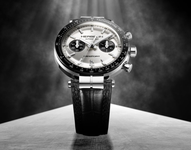 Herbelin Newport Héritage Chronographe Bi-Compax : un panda dans les montagnes jurasiennes...