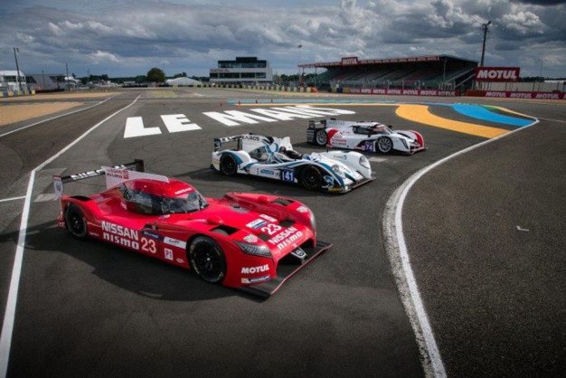 TAG Heuer Carrera Calibre 16 Chronographe Day-Date "Nismo" : vive Le Mans