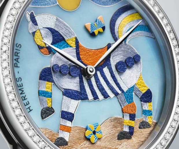 Hermès Arceau Mon Premier Galop : cadran de cuir et de soie, donc forcément très Hermès !