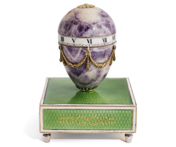 Maison Aguttes : mise en vente d'une splendide pendulette "Oeuf" de chez Cartier