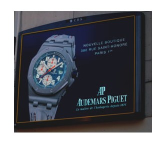 Audemars Piguet : un affichage publicitaire électroluminescent pour l’ouverture de sa boutique parisienne