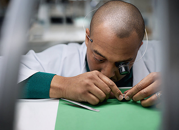La plateforme de vente de montres d'occasion en ligne Chrono24 lance son programme "certifié" La plateforme de vente de montres d'occasion en ligne Chrono24 lance son programme "certifié"