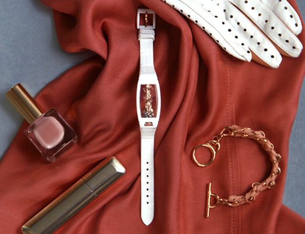 Corum : quand Miss Golden Bridge se fait céramique... Corum : quand Miss Golden Bridge se fait céramique...