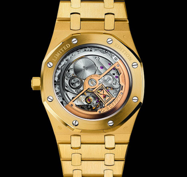 Audemars Piguet Royal Oak Extra-Plate The Hour Glass : quand le mythe acier se fait or jaune Audemars Piguet Royal Oak Extra-Plate The Hour Glass : quand le mythe acier se fait or jaune