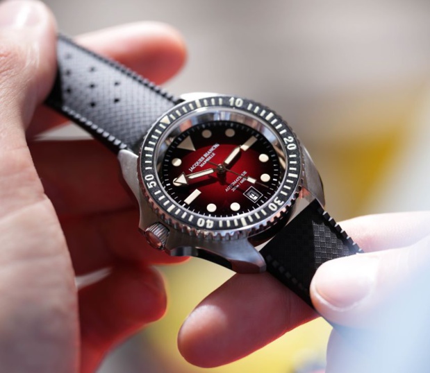 Jacques Bianchi Maseille JB200 Moonga : un cadran de la couleur du corail rouge ! Jacques Bianchi Maseille JB200 Moonga : un cadran de la couleur du corail rouge !