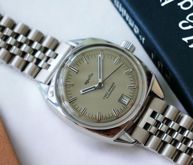 Apollo Khaki Sand de Chez Maman : une inspiration vintage réussie pour un tarif accessible Apollo Khaki Sand de Chez Maman : une inspiration vintage réussie pour un tarif accessible