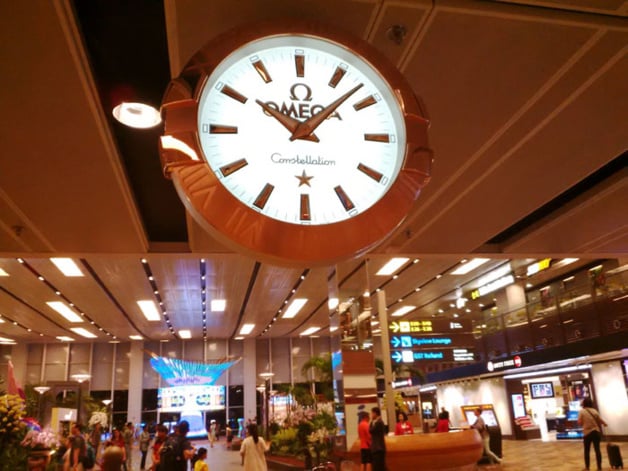 Horloge Omega Constellation à Changi Airport Singapore Horloge Omega Constellation à Changi Airport Singapore