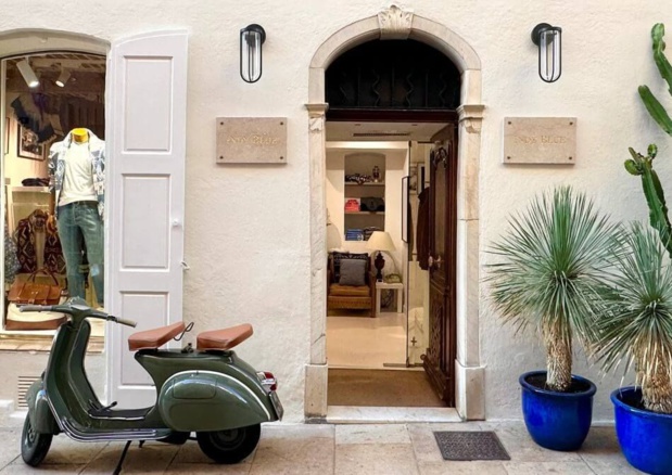 Indy Blue St Tropez DR Indy Blue St Tropez DR