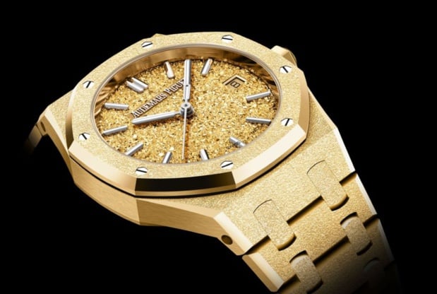 Audemars Piguet : deux Royal Oak de 34 mm en Frosted Gold avec cadrans "Crystral Sand" Audemars Piguet : deux Royal Oak de 34 mm en Frosted Gold avec cadrans "Crystral Sand"