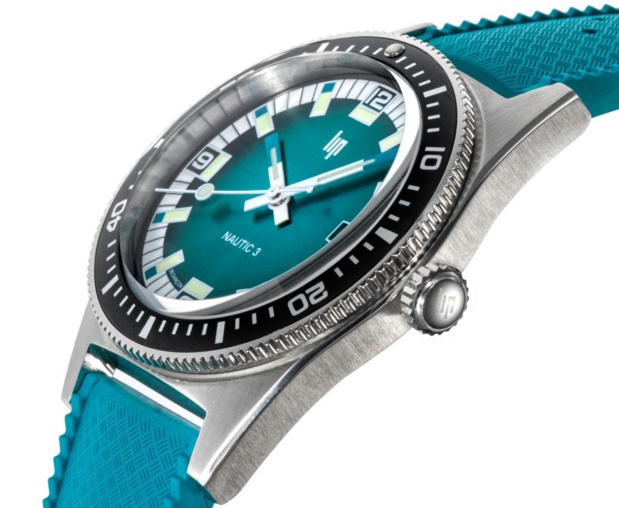 Lip Nautic 3 : une plongeuse au cadran bleu océan Lip Nautic 3 : une plongeuse au cadran bleu océan