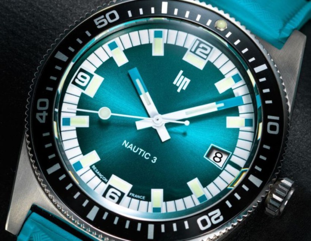 Lip Nautic 3 : une plongeuse au cadran bleu océan Lip Nautic 3 : une plongeuse au cadran bleu océan