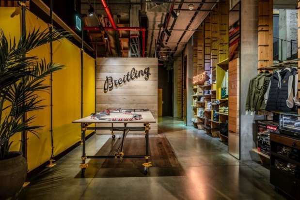 Paris : Breitling inaugure un pop-up store de 400m2 sur les Champs-Elysées Paris : Breitling inaugure un pop-up store de 400m2 sur les Champs-Elysées