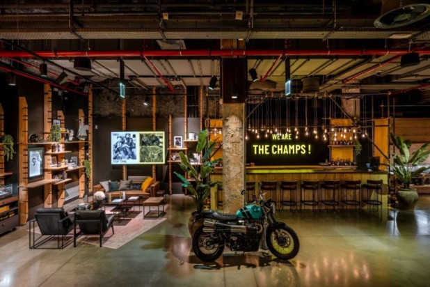 Paris : Breitling inaugure un pop-up store de 400m2 sur les Champs-Elysées Paris : Breitling inaugure un pop-up store de 400m2 sur les Champs-Elysées
