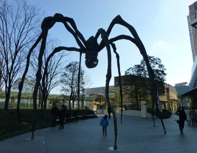 Maman de Louise Bourgeois à Tokyo Roppongi Maman de Louise Bourgeois à Tokyo Roppongi