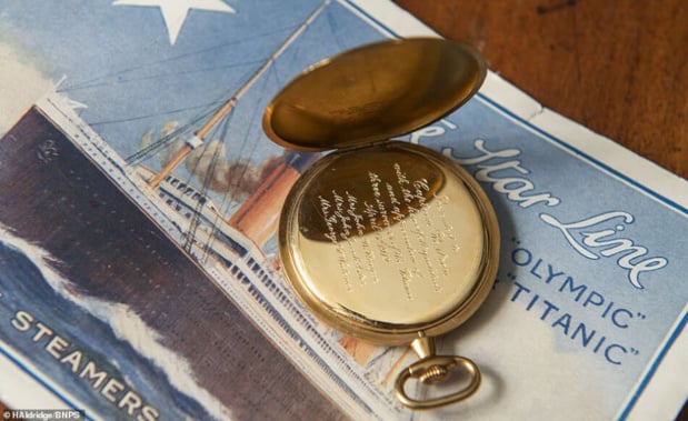 La montre de poche Tiffany offerte au capitaine qui sauva les naufragés du Titanic exposée à Belfast La montre de poche Tiffany offerte au capitaine qui sauva les naufragés du Titanic exposée à Belfast