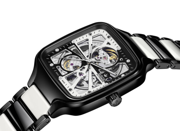 Rado True Square Open Heart Limited Edition : noir et blanc et vice versa Rado True Square Open Heart Limited Edition : noir et blanc et vice versa