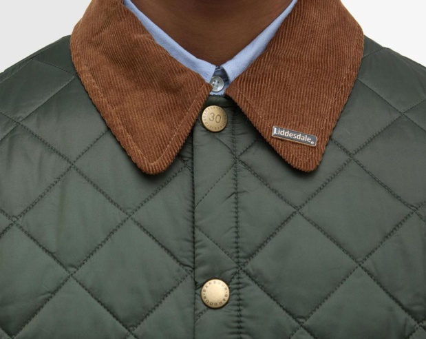 Barbour célèbre les 30 ans de la Liddesdale, son emblématique veste matelassée Barbour célèbre les 30 ans de la Liddesdale, son emblématique veste matelassée